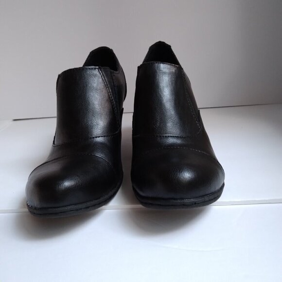 Jaclyn Smith Black Slip On Western Style Booties with Cuban Heel Sz 9.5M - Picture 2 of 9